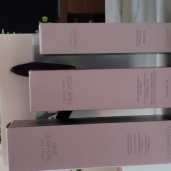 Mary kay Timewise - Picture 2 of 9